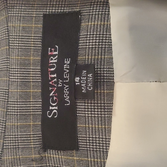 Women's Blazer - Picture 4 of 7